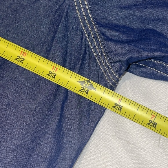 MEN’S BUTTON UP SHIRT (XL) - Picture 7 of 11